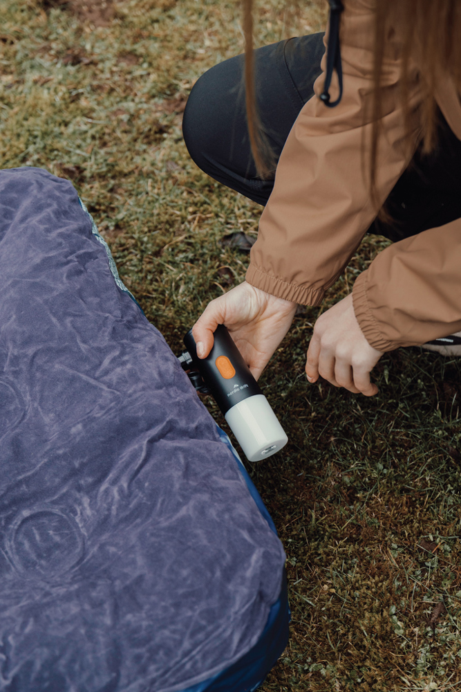 Nordic Drift Titan 2-in-1-Luftpumpe und Campinglampe